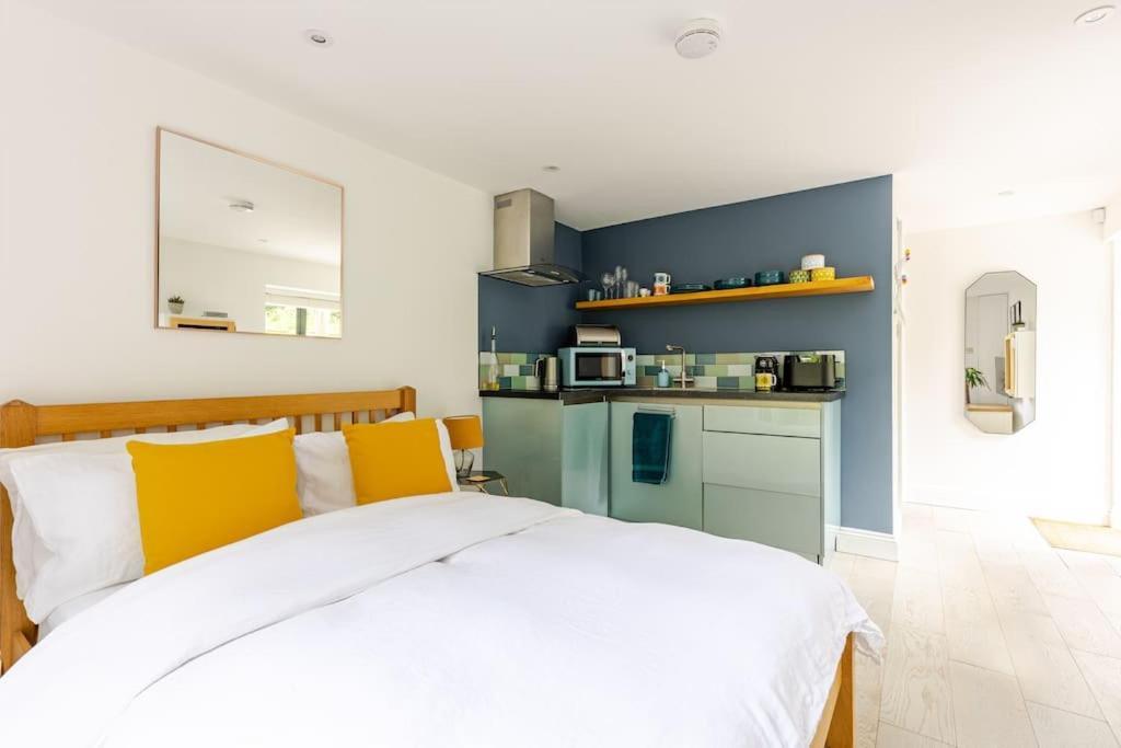 Ferienwohnung Cosy Cotswolds Retreat Near Bath & Castle Combe Chippenham  Exterior foto