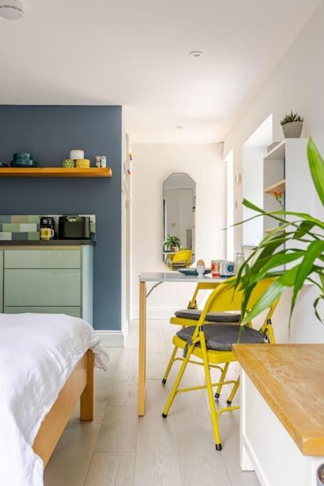 Ferienwohnung Cosy Cotswolds Retreat Near Bath & Castle Combe Chippenham  Exterior foto